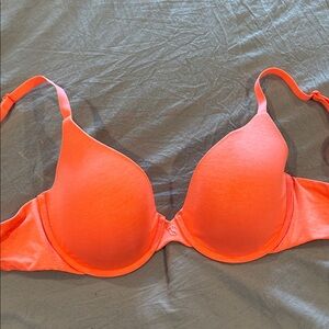 Victoria's Secret Smooth Molded Bra in Bright Coral